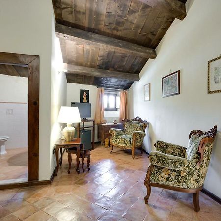 Castello Di Caccuri Suites 外观 照片