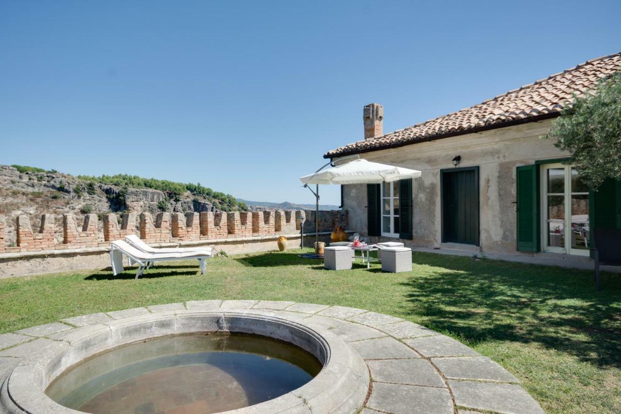 Castello Di Caccuri Suites 外观 照片
