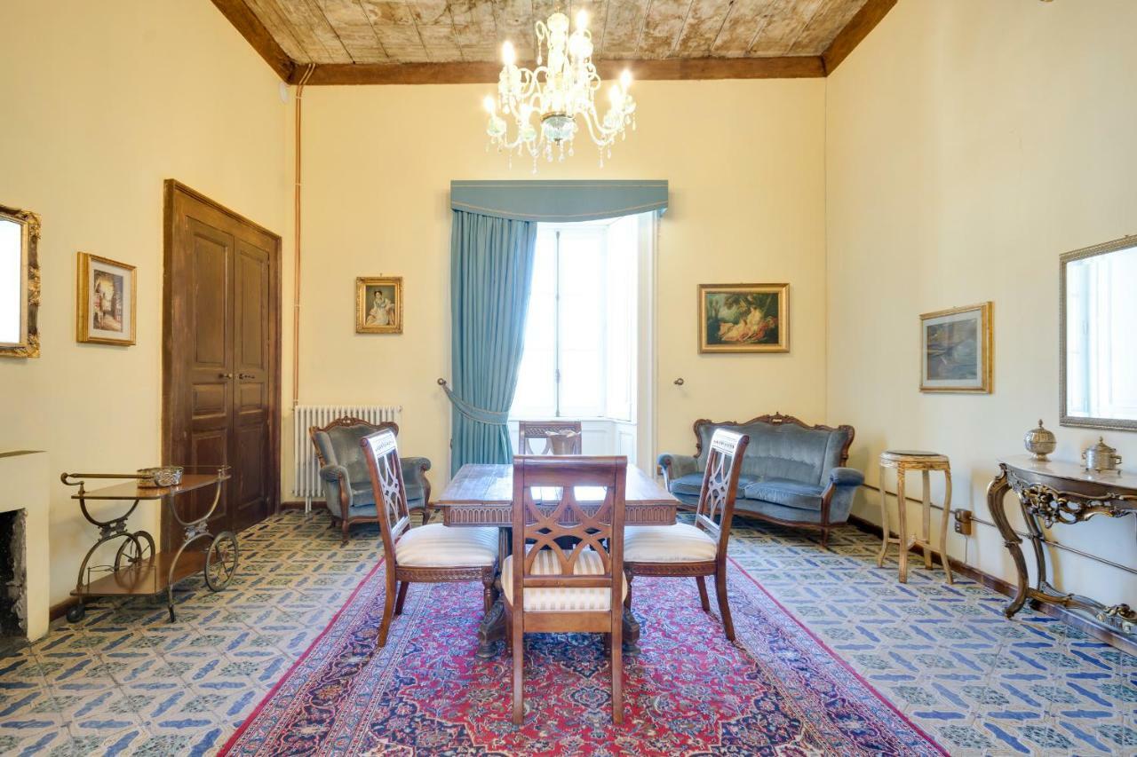 Castello Di Caccuri Suites 外观 照片