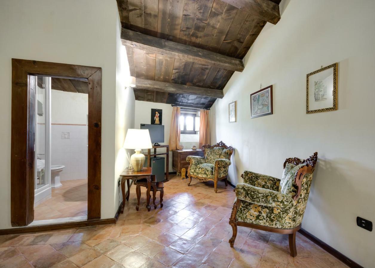 Castello Di Caccuri Suites 外观 照片