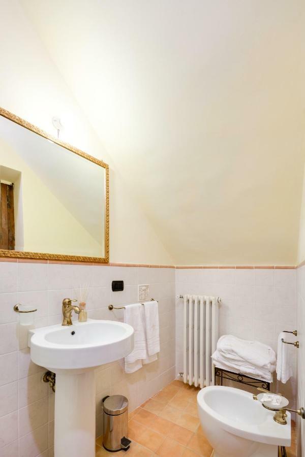 Castello Di Caccuri Suites 外观 照片