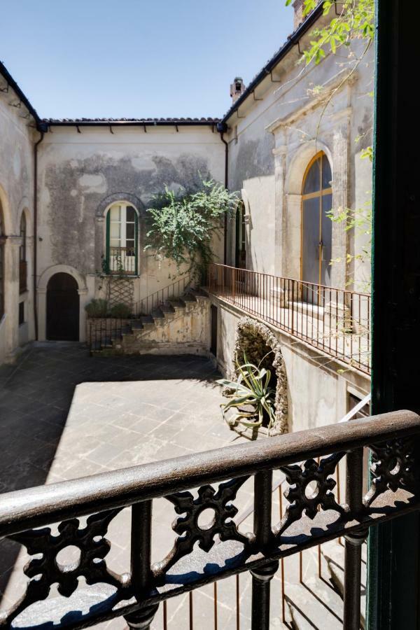 Castello Di Caccuri Suites 外观 照片